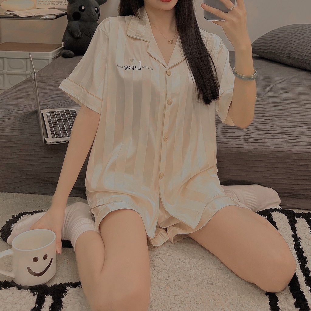 Bộ Đồ Ngủ Tay Ngắn Chất Lụa Lạnh Mỏng Họa Tiết Kẻ Sọc Dễ Thương Thời Trang Mùa Hè Cho Nam Và Nữ Lff0819
