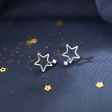 Bông tai, bông tai sao, bông tai bất đối xứng, bông tai nhỏ, bông tai kim cương, bông tai nữ, bông tai dễ thương, bông tai Hàn Quốc, bông tai thanh lịch, bông tai cá tính, bông tai thời trang, bông ta
