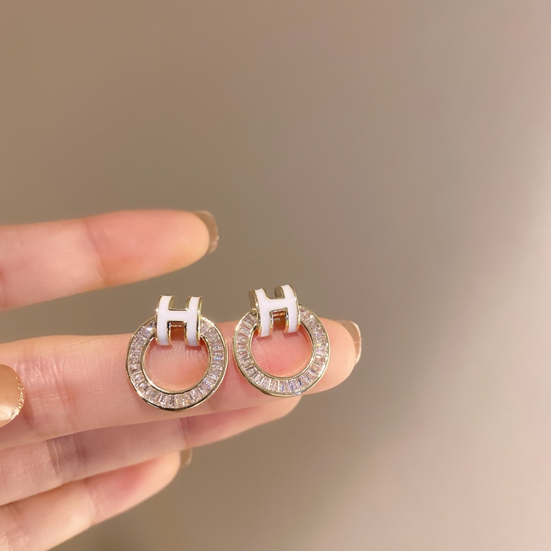 Bông taiaccent lát vòng tròn thời trang sang trọng, chi tiết phản chiếu