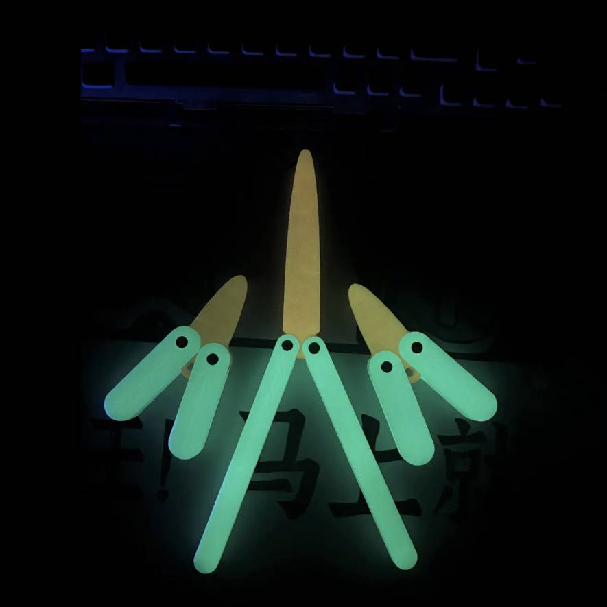 SQ3 Dạ Quang Cà Rốt Trọng Lực Nhảy Củ Cải Balisong Quà Tặng Cho Trẻ Em Bướm Dao Benchmade Giảm Căng Thẳng Fidget Đồ Chơi QS3