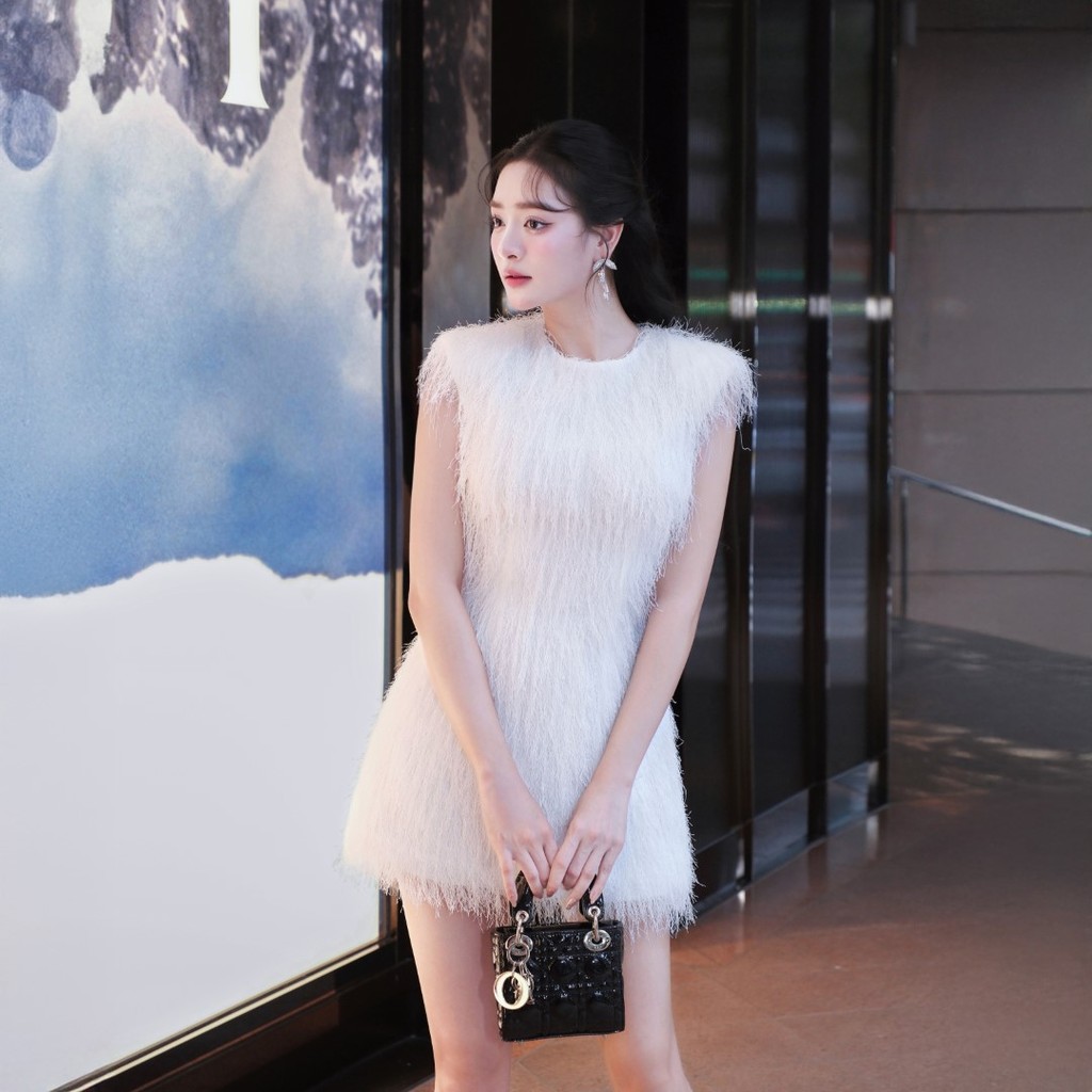 Đầm suông nữ Masara form ôm nhẹ, chất lông trắng tua rua ấn tượng, phong cách đơn giản thanh lịch MD826