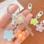 Quyến rũ móc khóa hoa đầy màu sắc - Mặt dây chuyền trang trí túi DIY - Đồ trang trí treo chìa khóa ô tô - Phụ kiện thời trang - Móc khóa hoa nhựa - Quà sinh nhật cho trẻ em