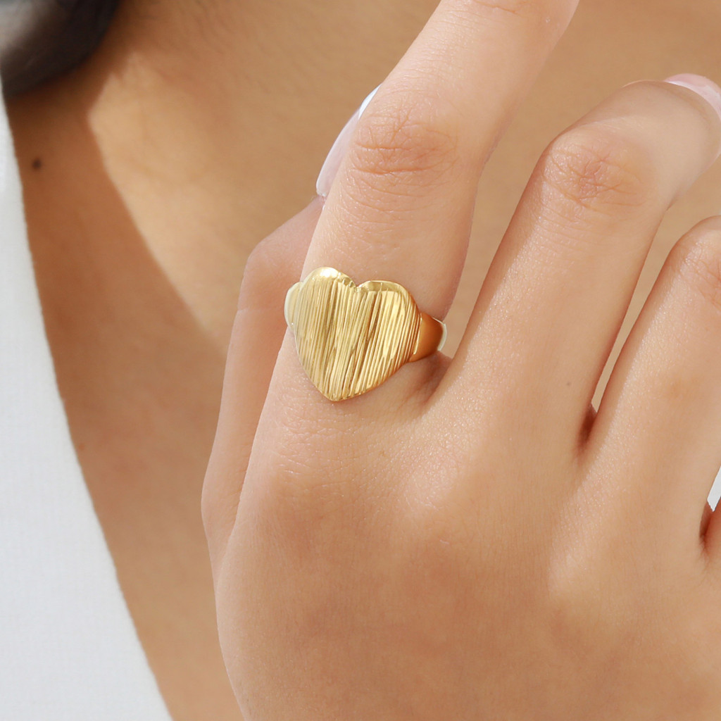 Women's Titanium Steel Wedding Ring by Vnox stores