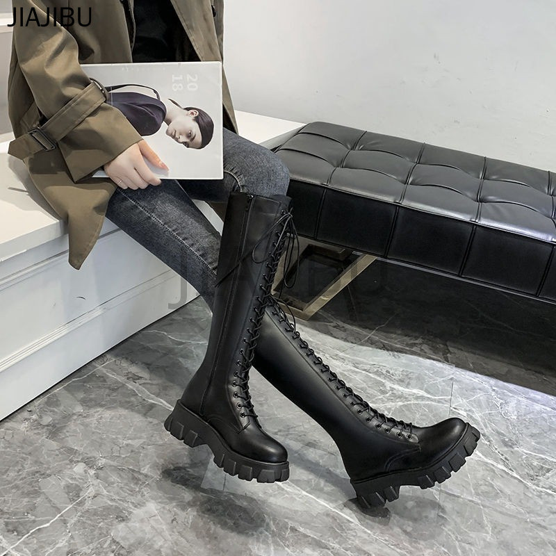 Size 35-43 Giày Bốt Martin Màu Trắng Đế Dày Chống Trượt Phong Cách Anh Quốc Giày Nữ Cỡ Lớn Giày Bốt Đi Xe Máy Buộc Dây Phong Cách Retro Korean Fashion Black Platform Zipper Knight Boots Giày Bốt Da Mũi Tròn Cosplay Giày Bốt Cao Bồi JK Cổ Cao Của Nhật Bản