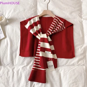 Plumhouse Trận đấu mới Dệt kim sọc đen trắng Trang trí thời trang phù hợp Trang trí trang web Đỏ Plus Size Bảo vệ cổ Khăn choàng vai VN