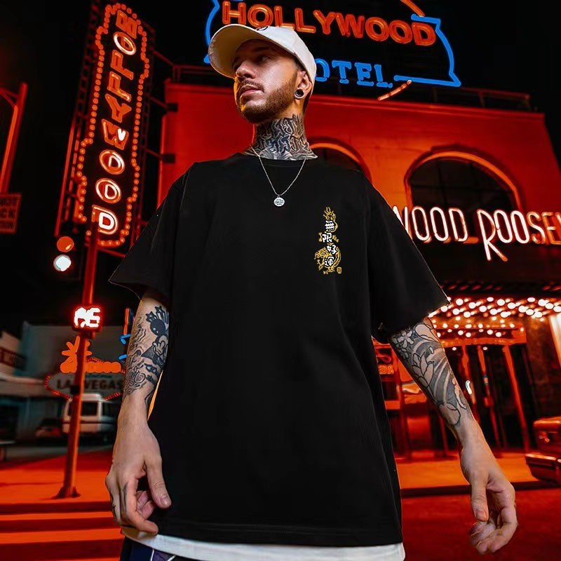 Áo thun ngắn tay hip hop đường phố thời trang Áo Cặp Đôi thường ngày dáng rộng ngoại cỡ Trung Quốc năm mới 2025 cho nam và nữ