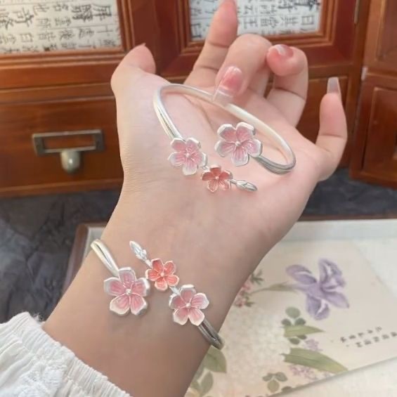{Tay áo màu đỏ có hương thơm} Vòng tay hoa đào màu hồng phong cách Trung Quốc mới Niche Light Luxury Retro Vòng tay phù hợp