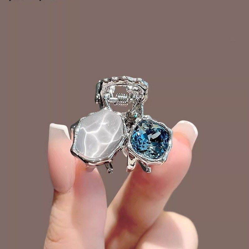MAUROPOLI [Sẵn sàng] Phiên bản Hàn Quốc Pha lê sang trọng Kích thước nhỏ Kẹp lấy cảm giác cao cấp Đầu trán Nổ Kẹp tóc bên hông Phong cách mới Kẹp tóc mùa hè Mũ đội đầu