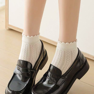 Tất ren phong cách múa ba lê cho nữ | Hỗn hợp Cotton-Polyester thoáng khí, Vớ ngắn thời trang mùa hè với thiết kế đục lỗ thanh lịch, màu trắng sữa