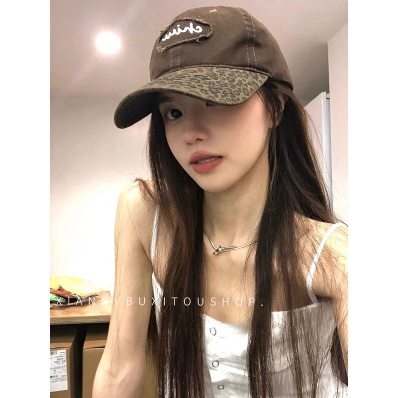 Mũ bóng chày phù hợp với màu da báo của Mỹ Hot Girl