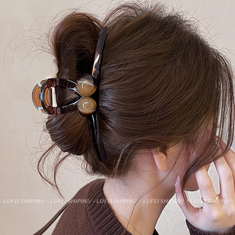 Kẹp tóc màu cà phê sang trọng, thời thượng cho thu đông
