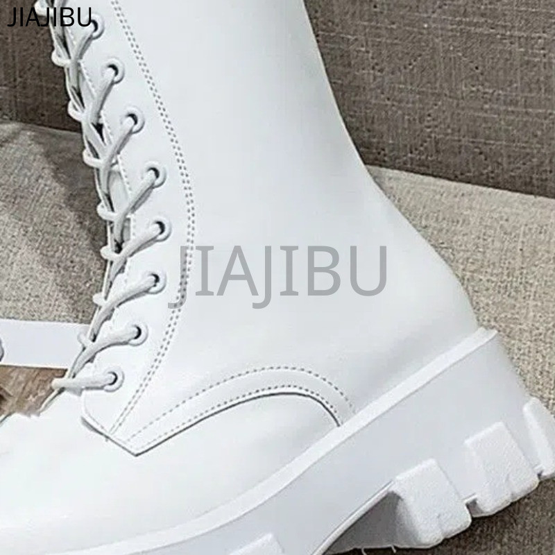 Size 35-43 Giày Bốt Martin Màu Trắng Đế Dày Chống Trượt Phong Cách Anh Quốc Giày Nữ Cỡ Lớn Giày Bốt Đi Xe Máy Buộc Dây Phong Cách Retro Korean Fashion Black Platform Zipper Knight Boots Giày Bốt Da Mũi Tròn Cosplay Giày Bốt Cao Bồi JK Cổ Cao Của Nhật Bản