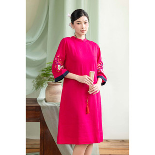 SWANLAKE | Váy Đầm Phom A Cổ Trụ Tay Lỡ Vải Linen Thêu Hai Cánh Tay Đi Tết Đi Chơi - D12158