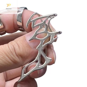 Bông tai kim loại hình ngọn lửa bền đẹp, phù hợp kẹp tai và mang mắt bắt