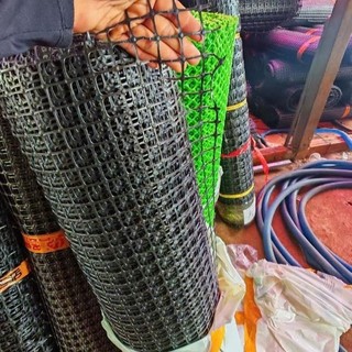 Ô 2cmx2cm cao 1,5M dài 50M. Hàng loại 1 nặng 12,5kg. Lưới ô nhỏ dùng làm chồng trại, sàn gà. Sàn vịt( HCM) ship rẻ