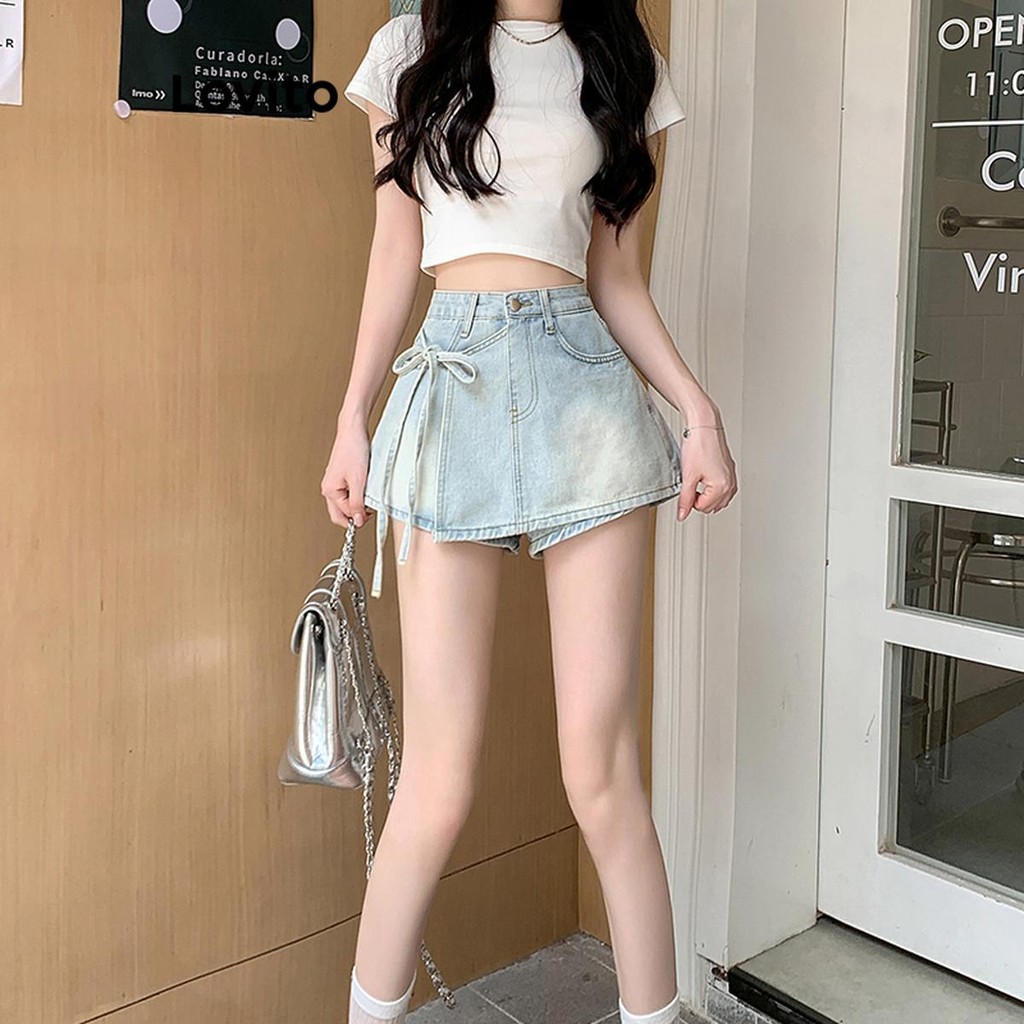 Ảnh Quần short Lovito vải denim bất đối xứng màu trơn thời trang thường ngày cho nữ LNE66508 2