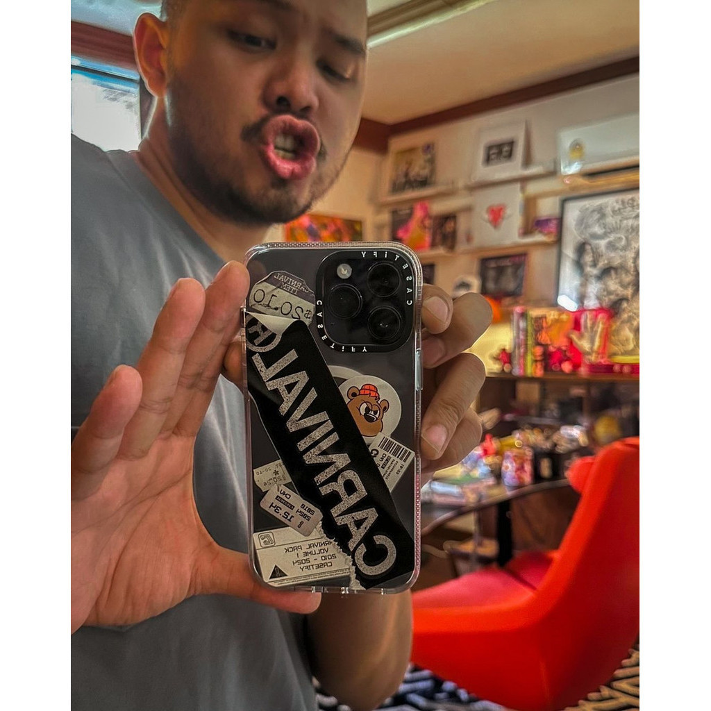 Casetify X CARNIVAL® Miếng Dán Bom Ốp Lưng Hút Từ Tính Trong Suốt Cứng Acrylic Lưng TPU Edge Case Sideband Phông Chữ Ốp Lưng Điện Thoại Tác Động Cho Apple IPhone 13 14 15 16 Pro Max