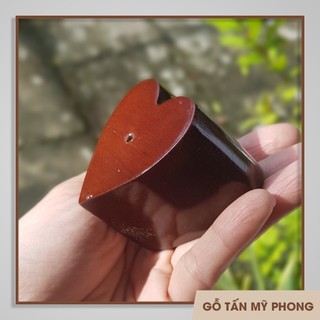 Chạm khắc tên riêng lên Cục gỗ cắm dù bắt bông kem trái tim| Cục gỗ cắm dù bắt hoa bằng gỗ loại đẹp