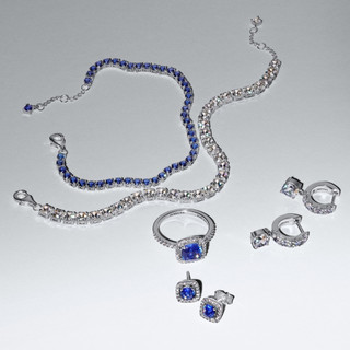 Spot Goods Pavé Dangle Hoop Bông tai