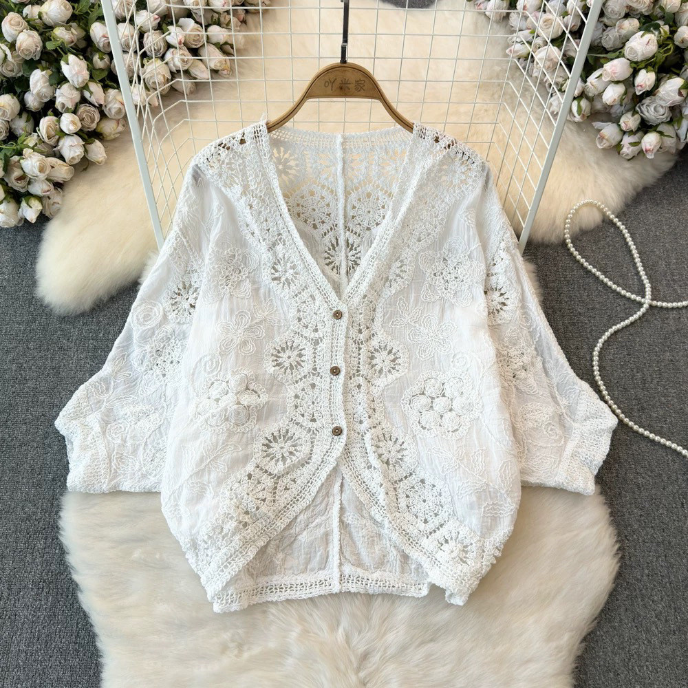 Size Lớn Nữ Pháp Cổ Chữ V Móc Rỗng Ba Phần Tư Tay Chống Nắng Áo Sơ Mi Mùa Hè Béo mm Mỏng Hơn Nhìn All-Ma