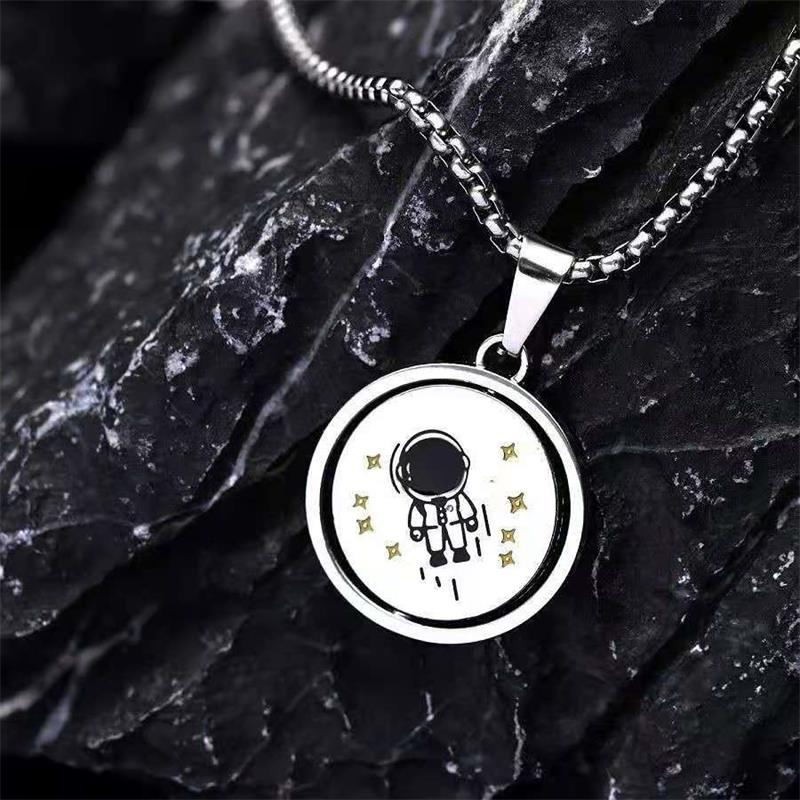 Xoay Được Phi Hành Gia Mặt Dây Chuyền Thép Titan Vòng Cổ Nam Nữ Độc Đáo Hip-Hop Áo Len Phụ Kiên