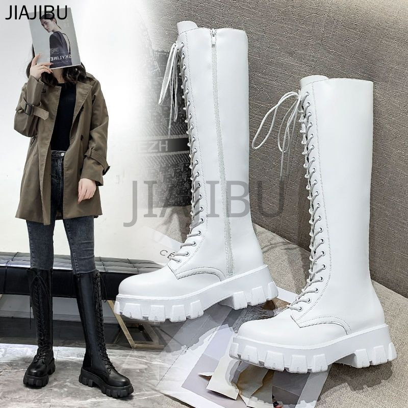 Size 35-43 Giày Bốt Martin Màu Trắng Đế Dày Chống Trượt Phong Cách Anh Quốc Giày Nữ Cỡ Lớn Giày Bốt Đi Xe Máy Buộc Dây Phong Cách Retro Korean Fashion Black Platform Zipper Knight Boots Giày Bốt Da Mũi Tròn Cosplay Giày Bốt Cao Bồi JK Cổ Cao Của Nhật Bản