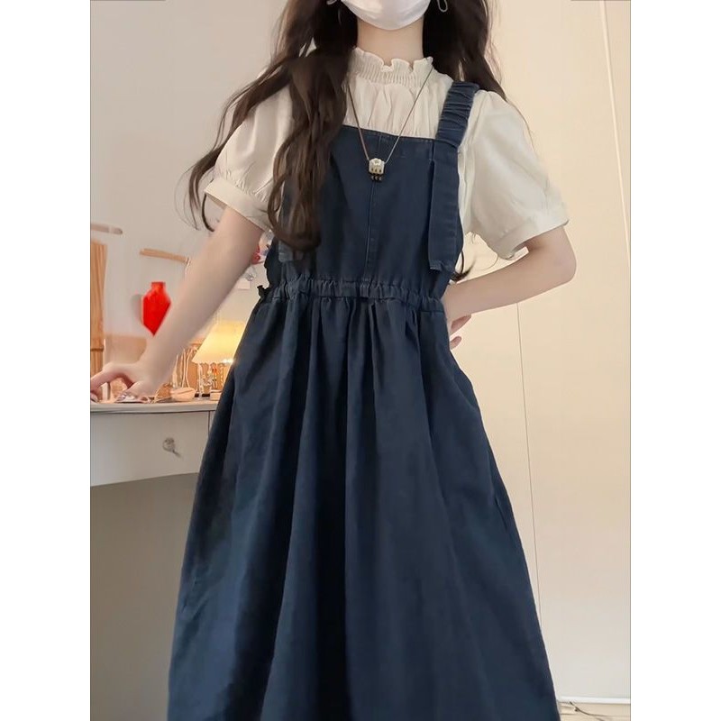[YU]Set hai mảnh denim ngọt ngào, đầm dáng rộng phối sơ mi trắng nhẹ nhàng, trẻ trung.