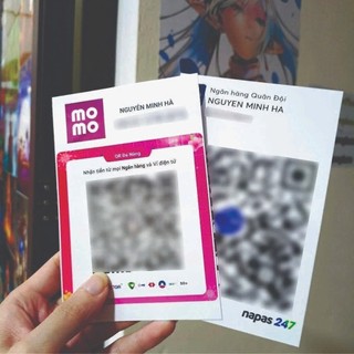 Bảng QR, mã QR code ngân hàng để bàn hoặc quầy thu ngân, bảng QR giá rẻ, bảng quét mã bằng mica ngân hàng, momo,........