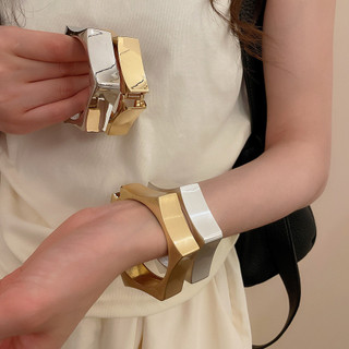 Vòng tay kim loại lục giác mờ Châu Âu và Mỹ trang trí tay phóng đại thời trang