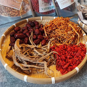 Combo 4 món Đăng Sâm (Sâm Dây Ngọc Linh) ngâm rượu.