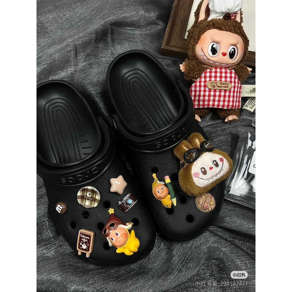 POP MART POP MART Starman Khóa giày Lỗ Phụ kiện giày jibbitz Lỗ Khóa giày Busch Khóa giày Zhibixing Thích hợp cho cá sấu Khóa giày có thể tháo rời ins Giày hoa
