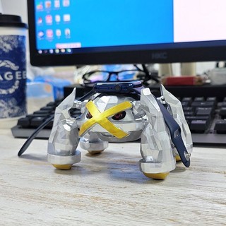 Đế sạc không dây quái vật vàng khổng lồ Pokémon Pokémon Đồng hồ sạc Đế trang trí máy tính để bàn
