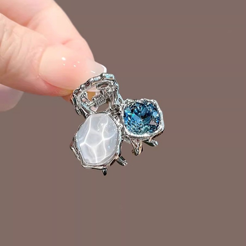 MAUROPOLI [Sẵn sàng] Phiên bản Hàn Quốc Pha lê sang trọng Kích thước nhỏ Kẹp lấy cảm giác cao cấp Đầu trán Nổ Kẹp tóc bên hông Phong cách mới Kẹp tóc mùa hè Mũ đội đầu