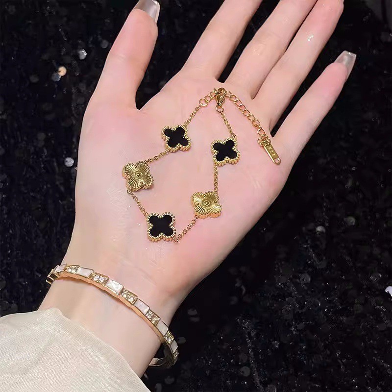 Vòng Tay Nữ Thời Trang với Kim Cương Giả Hình Bốn Lá Cỏ Ba Lá và Opal Rắn Mở - Perfect Gift 2025