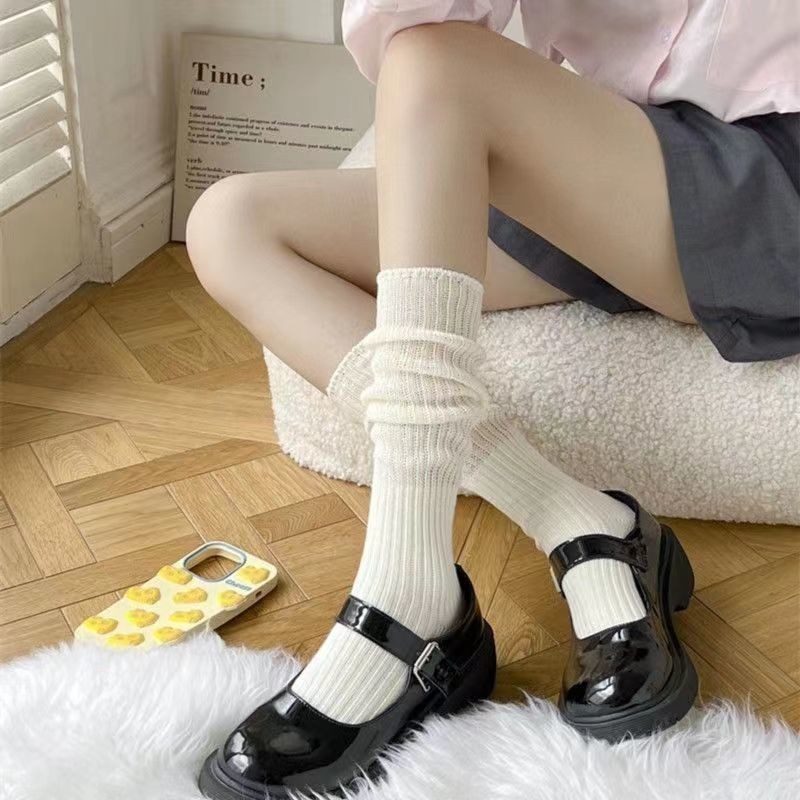 Tất cao đến đầu gối nữ màu đen  xám và be