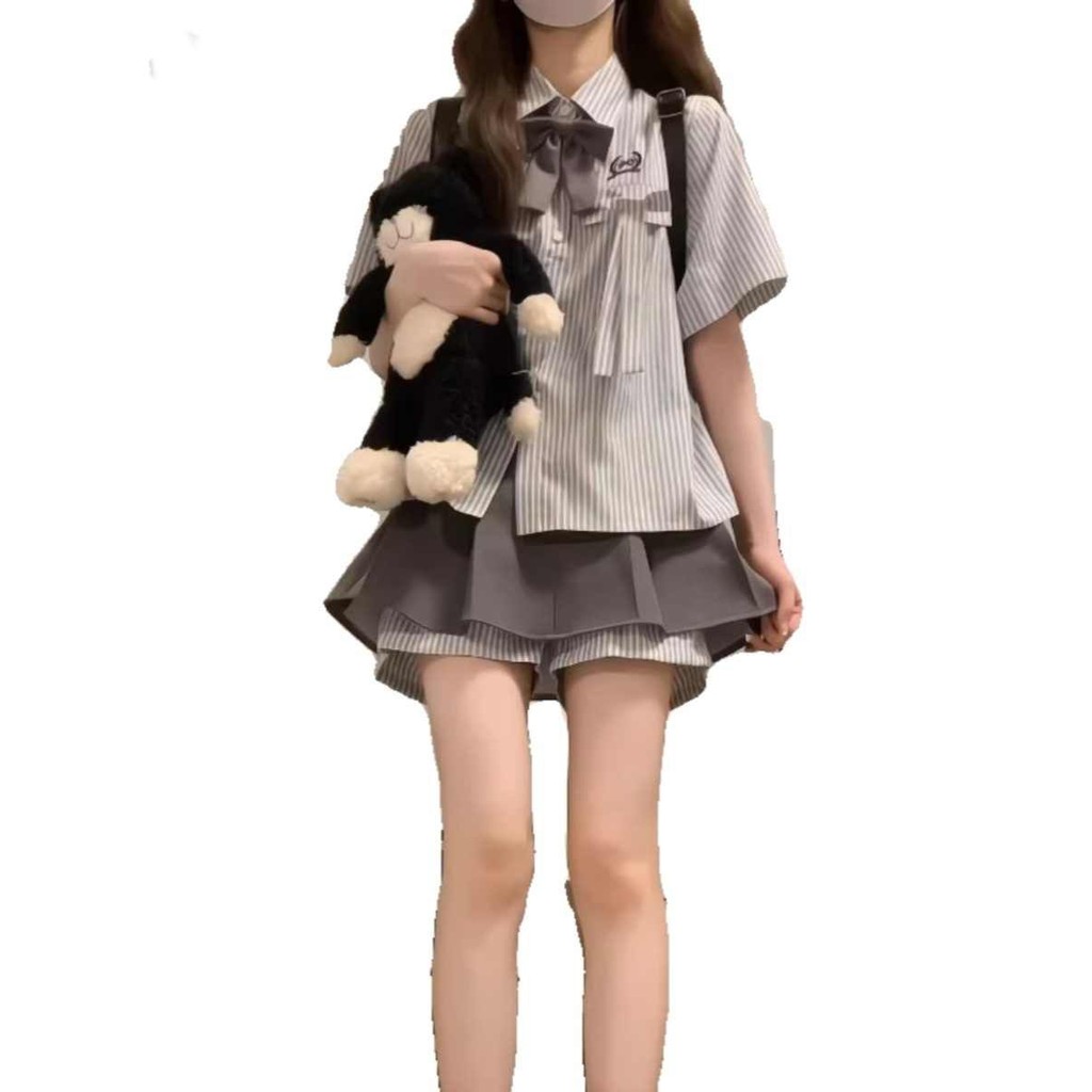 [YU]Bộ JK Hàn Quốc dễ thương, áo sơ mi tay ngắn sọc nhỏ phối chân váy xếp ly trẻ trung.