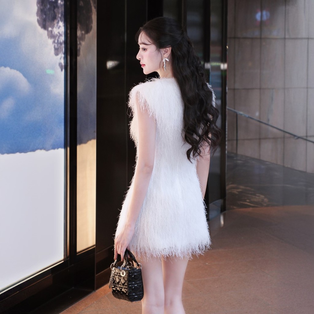 Đầm suông nữ Masara form ôm nhẹ, chất lông trắng tua rua ấn tượng, phong cách đơn giản thanh lịch MD826