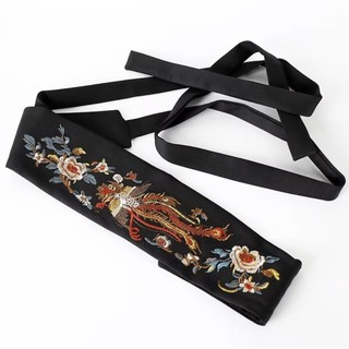 Thắt lưng rộng màu đen, phù hợp với váy Hanfu phong cách dân tộc