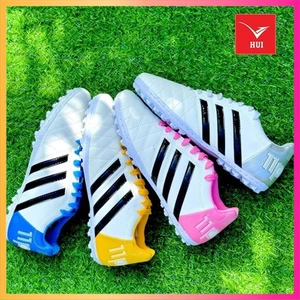 Giày đá bóng Toni 11 pro 3 sọc Wika lưỡi gà lót nhung cực êm, may full đế + Tặng [Tất dệt kim + Băng cuốn cổ chân]