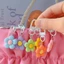 Quyến rũ móc khóa hoa đầy màu sắc - Mặt dây chuyền trang trí túi DIY - Đồ trang trí treo chìa khóa ô tô - Phụ kiện thời trang - Móc khóa hoa nhựa - Quà sinh nhật cho trẻ em