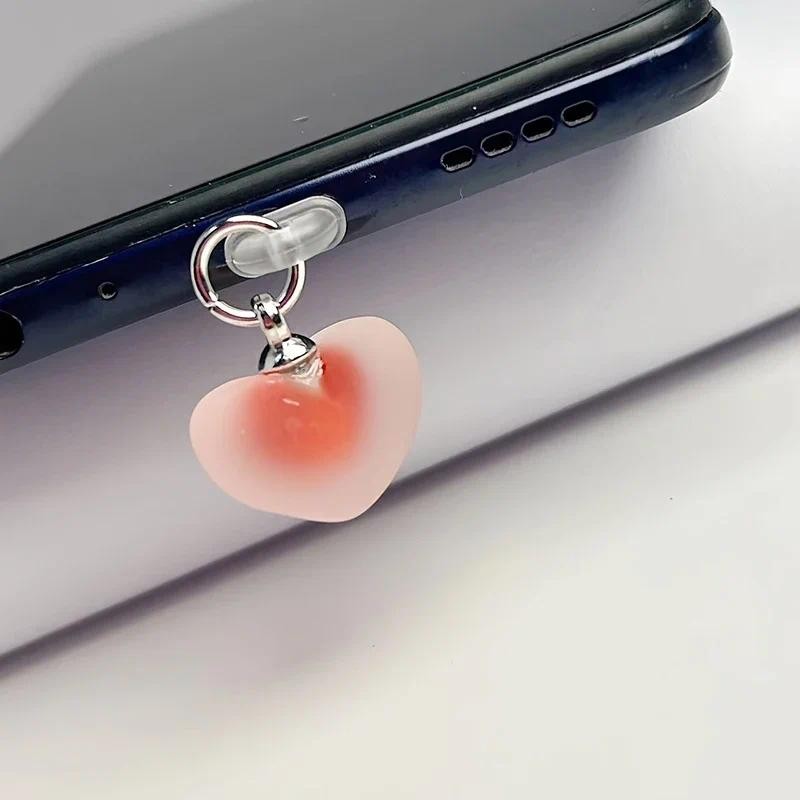 Mặt dây chuyền cắm bụi hình trái tim dễ thương Mặt dây chuyền hình trái tim Thích hợp cho phụ kiện điện thoại phổ thông iPhone Type-C