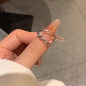 Nhẫn mở thanh lịch cho phụ nữ, thiết kế niche phong cách Hàn Quốc, cảm giác cao cấp, nhẫn đính kim cương tinh xảo, tối giản nhẹ nhàng sang trọng, có thể điều chỉnh