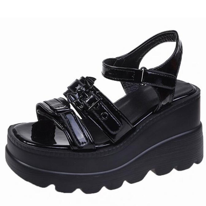 Giày Nữ Gothic Dây Xích Kim Loại Tình Yêu Bông Tai Kẹp ins Nền Tảng Đế Nêm Sandal