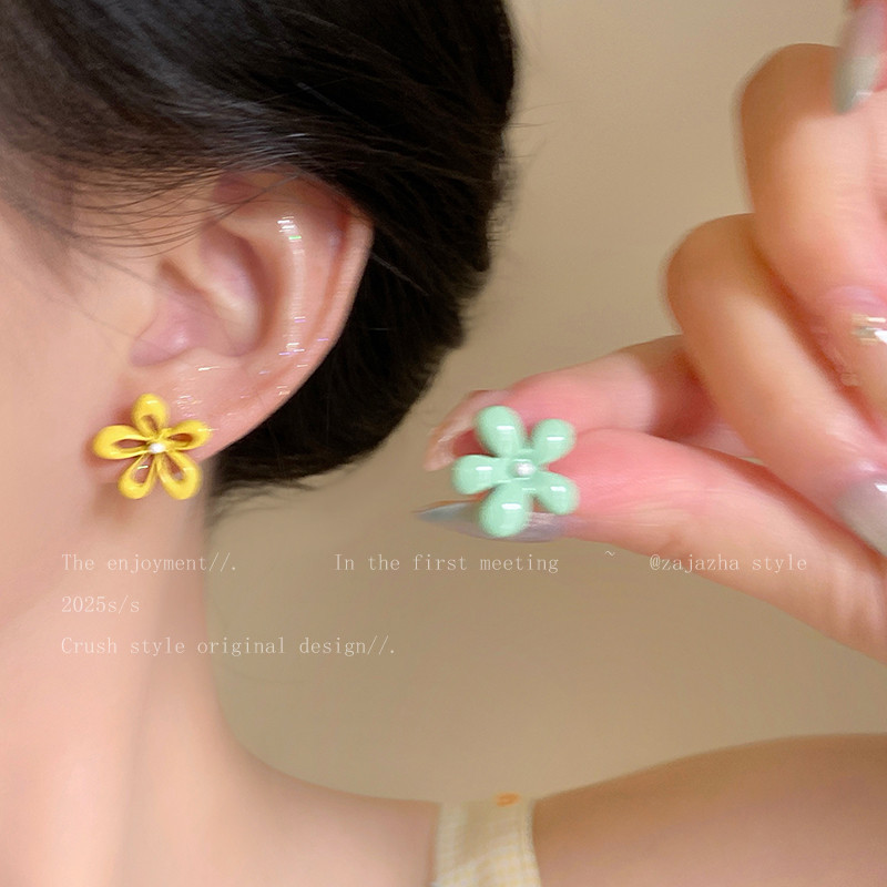 Bông tai hai màu dễ thương Hàn Quốc Bông tai hoa vàng