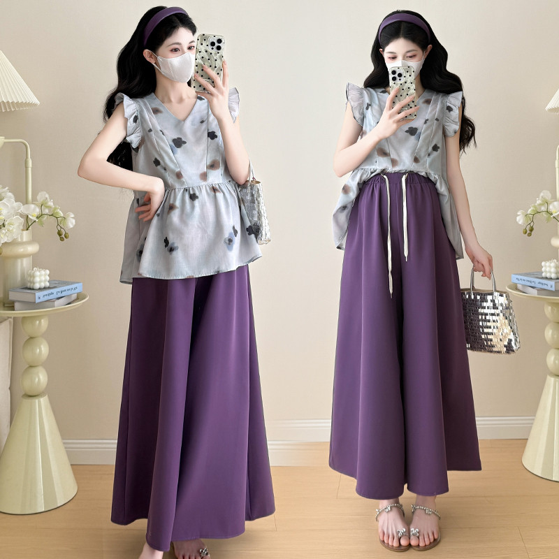 Bộ đồ bà bầu mùa hè dáng rộng phong cách Hàn Quốc gồm áo tay bay và váy ống rộng dây rút