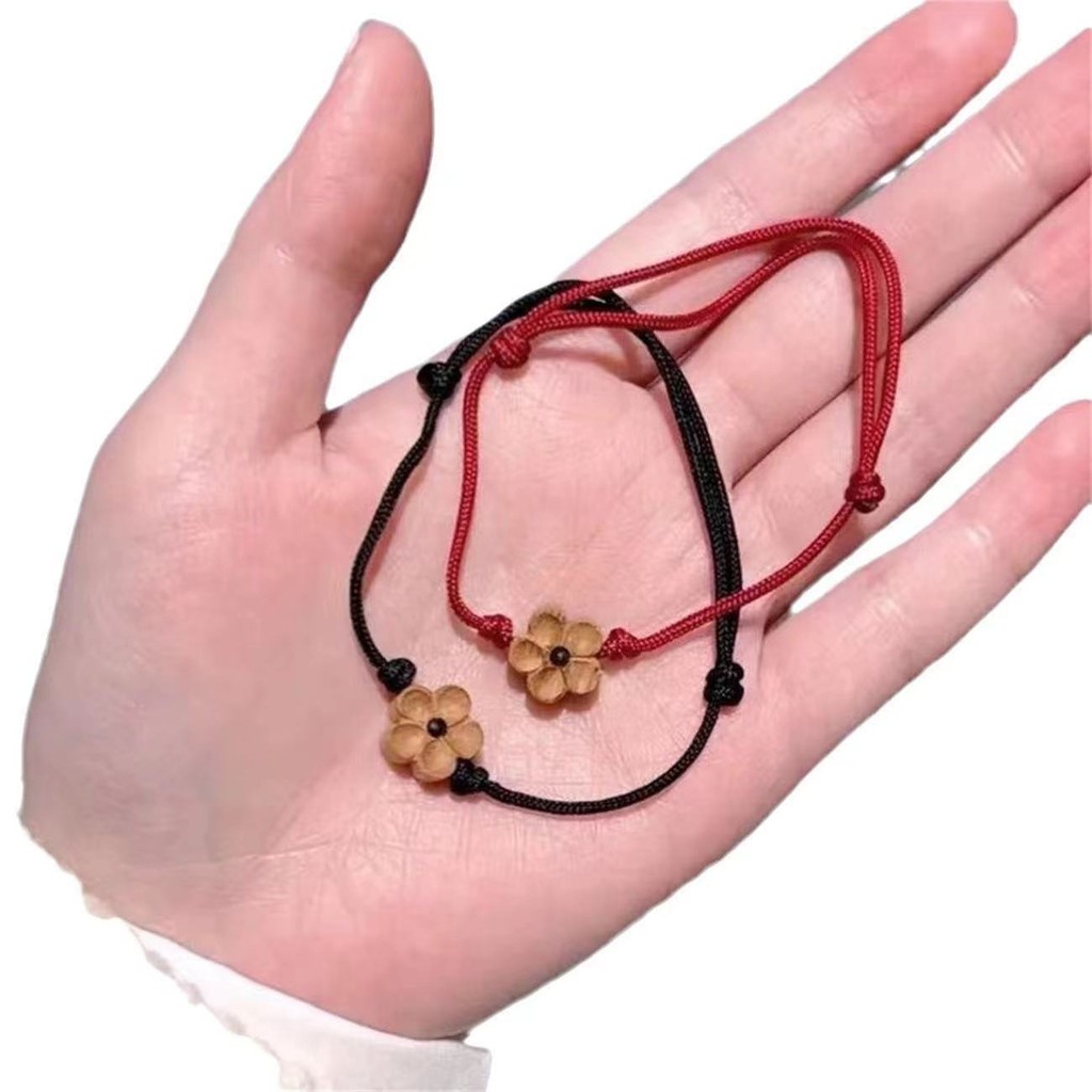 Vòng tay dây đỏ hình hoa mận khắc nhựa, vòng tay may mắn thủ công bằng dây, quà tặng cho bạn thân