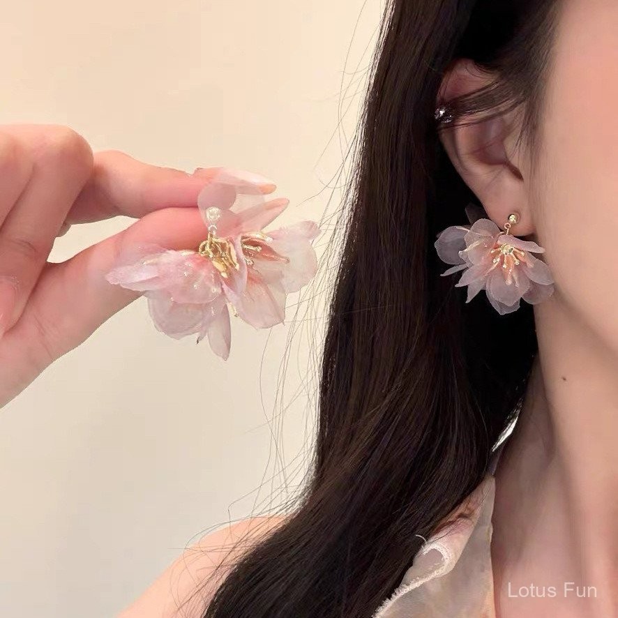 Khuyên tai hoa tím cho phụ nữ, thiết kế độc đáo, cảm giác cao cấp, cá tính độc đáo, khí chất thần tiên phóng đại, phụ kiện tai hoa trong suốt