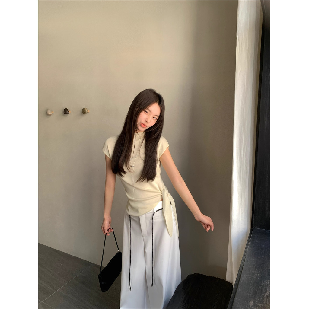 SUXI Mùa hè Phong cách mới dành cho nữ nửa cổ cao đơn giản đa năng Dây đeo không đều hàng đầu 250522
