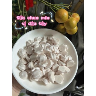 Bánh ăn dặm sữa chua mix vị trái cây nhập khẩu : dâu tây + việt quất + mâm xôi  cho bé (dạng viên) - hộp 300ml