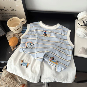 Bộ áo vest và quần short trẻ em mùa hè mới cho bé trai, áo phông không tay họa tiết hoạt hình sọc, bộ hai mảnh